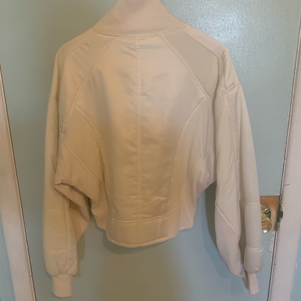 Selling a daily practice jacket in excellent condition only wore once 😊🌸 - Picture 2 of 6